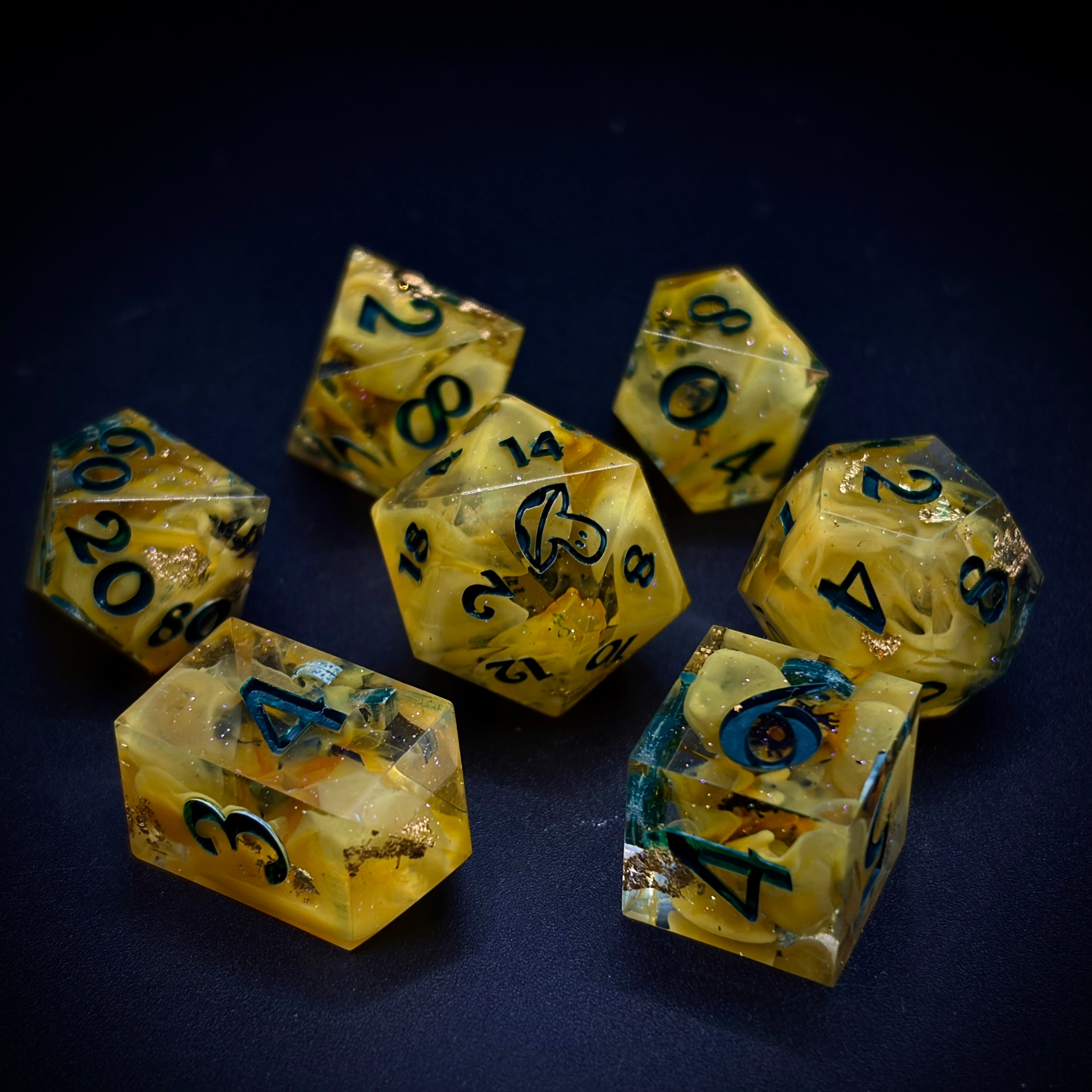 Drifting Charge (7 piece polyhedral hand made dice set) – Myconid