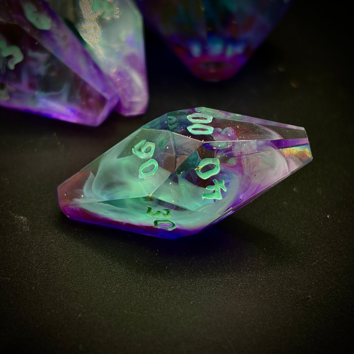 Fae-Queens Portal (7 piece coffin style hand made dice set)